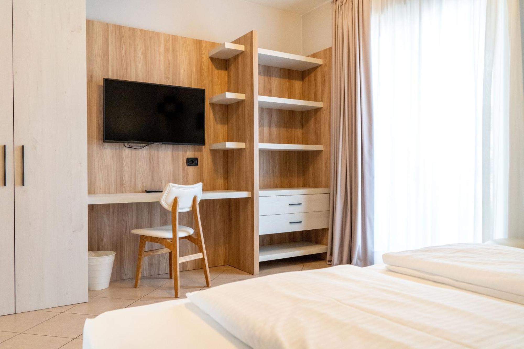 Hatelier Garda Home By Enjoy Garda Hotel Peschiera del Garda Exteriér fotografie